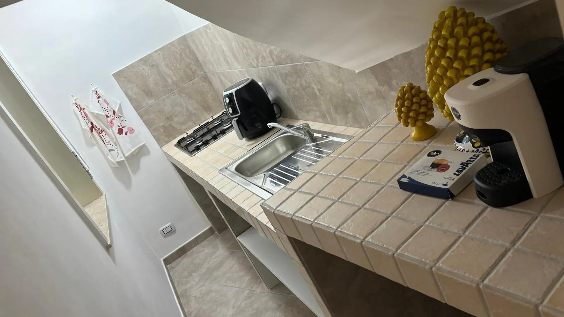 Appartamento La Quiete House 30 Aeroporto di Catania Fontana Rossa